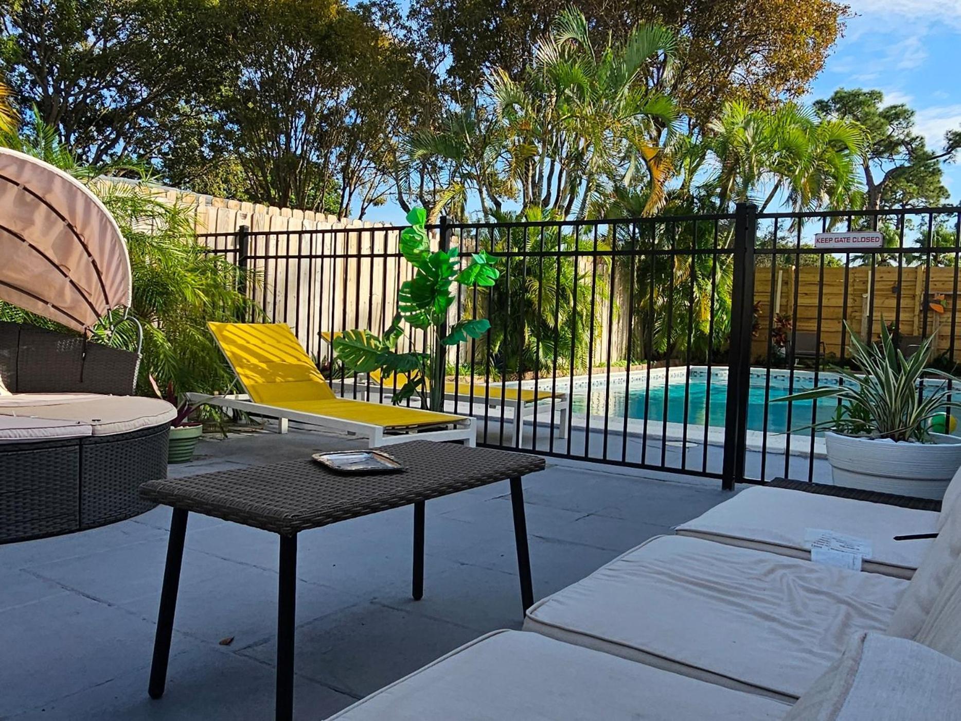 Equipped House W Pool & Patios, Near The Beaches, Prime Location- Ideal For Small Families, Coastal Haven ฟอร์ต ลอเดอร์เดล ภายนอก รูปภาพ