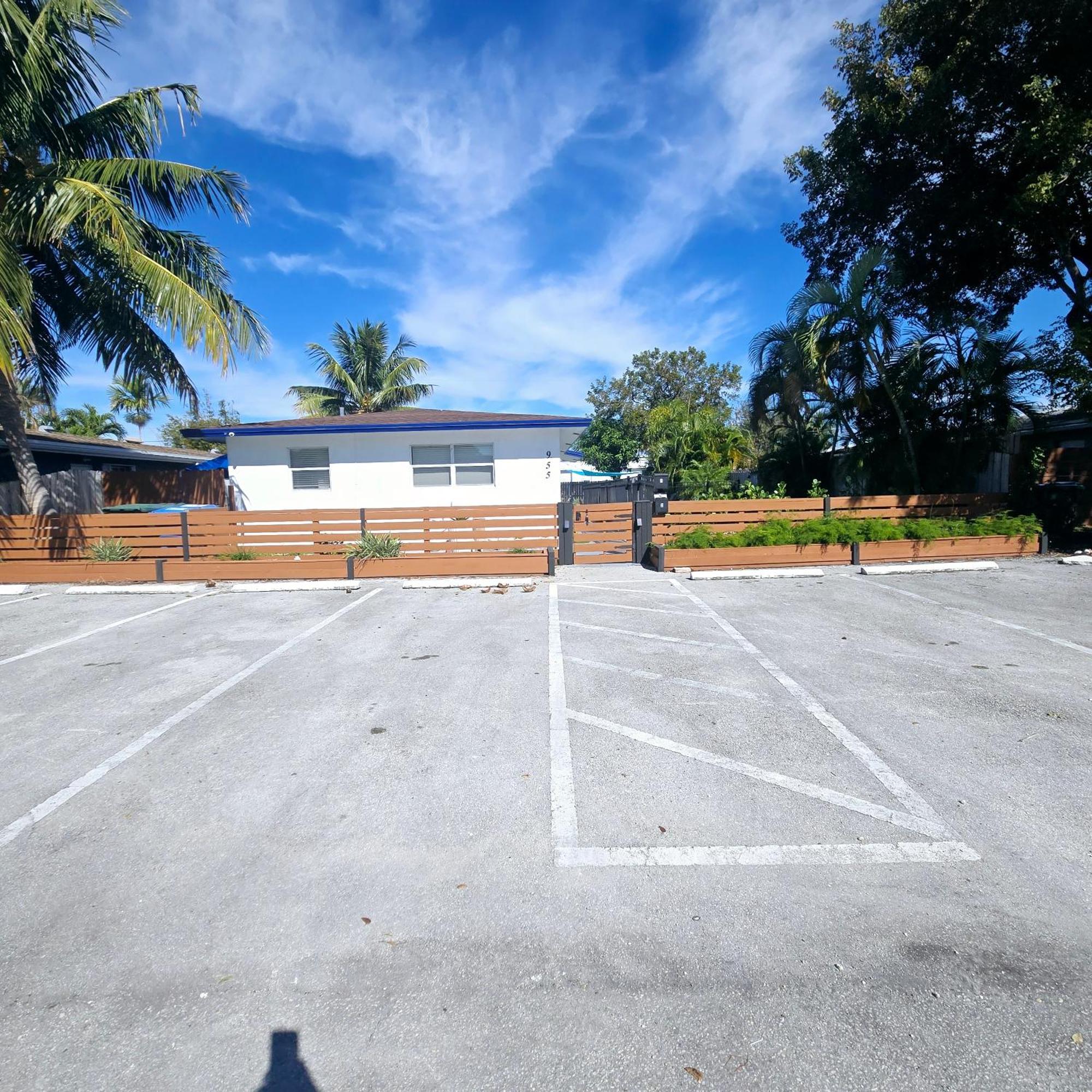 Equipped House W Pool & Patios, Near The Beaches, Prime Location- Ideal For Small Families, Coastal Haven ฟอร์ต ลอเดอร์เดล ภายนอก รูปภาพ