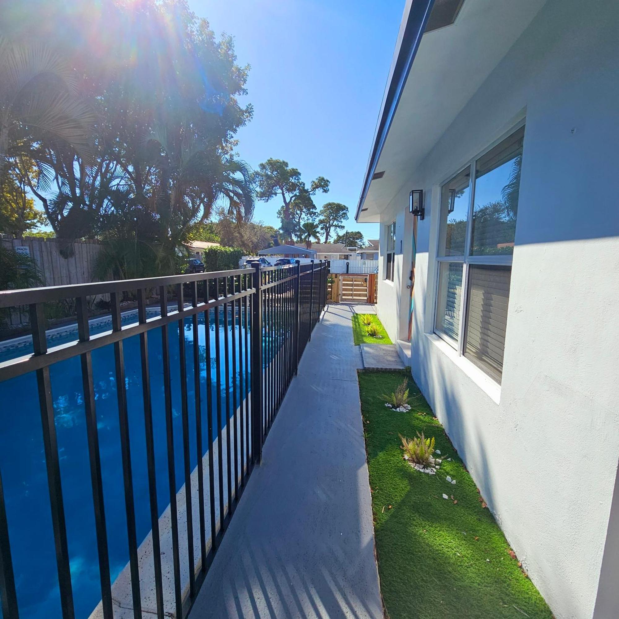 Equipped House W Pool & Patios, Near The Beaches, Prime Location- Ideal For Small Families, Coastal Haven ฟอร์ต ลอเดอร์เดล ภายนอก รูปภาพ