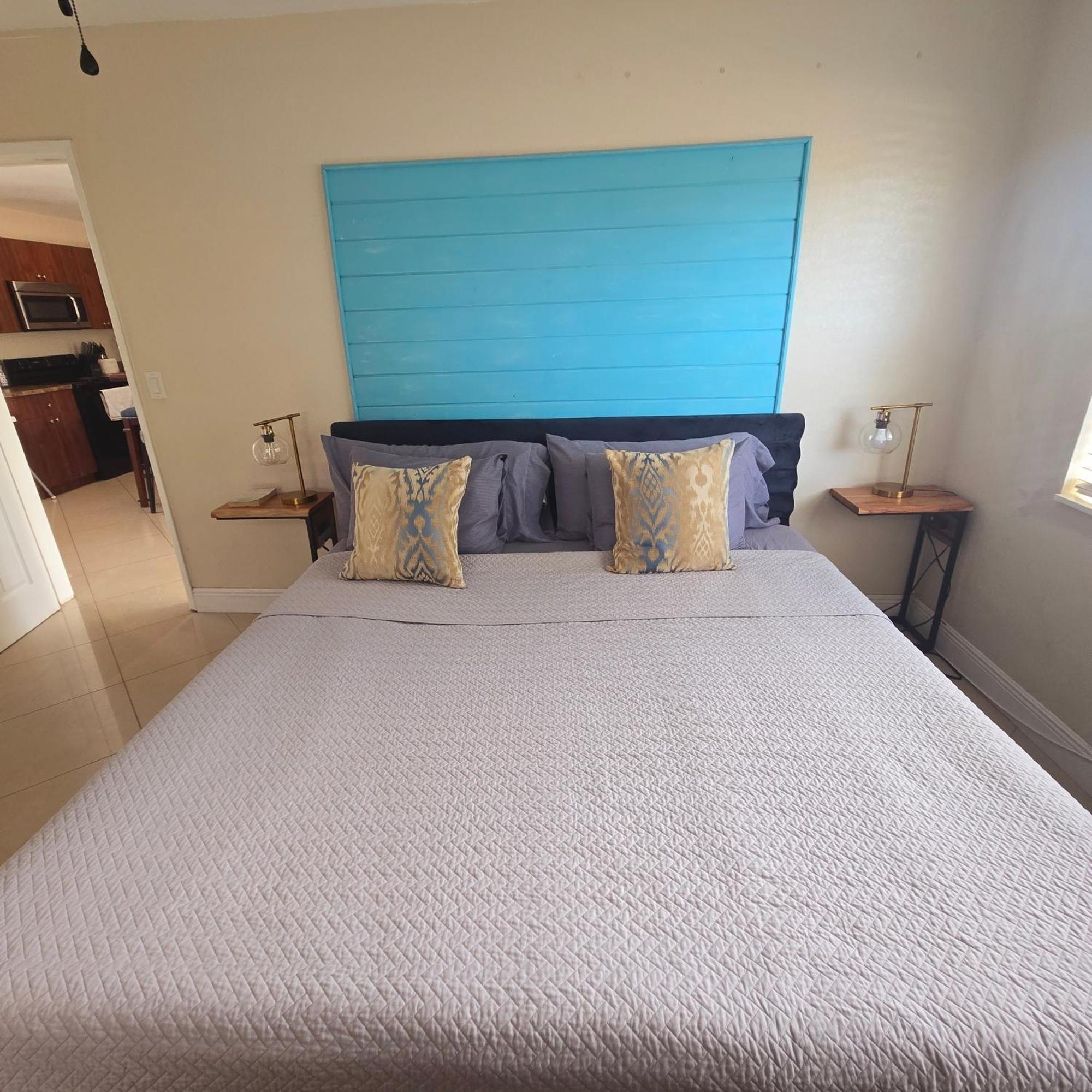 Equipped House W Pool & Patios, Near The Beaches, Prime Location- Ideal For Small Families, Coastal Haven ฟอร์ต ลอเดอร์เดล ภายนอก รูปภาพ