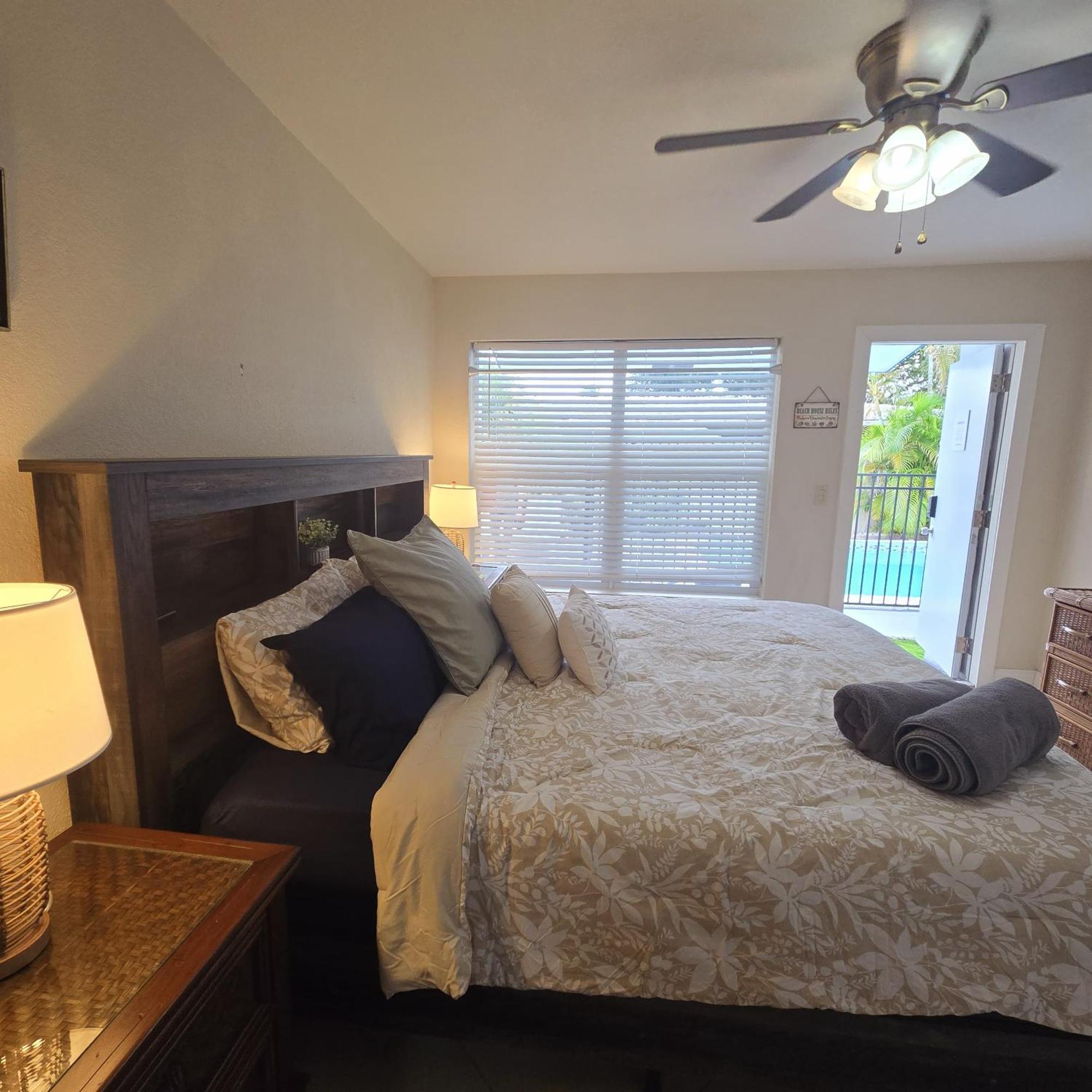 Equipped House W Pool & Patios, Near The Beaches, Prime Location- Ideal For Small Families, Coastal Haven ฟอร์ต ลอเดอร์เดล ภายนอก รูปภาพ