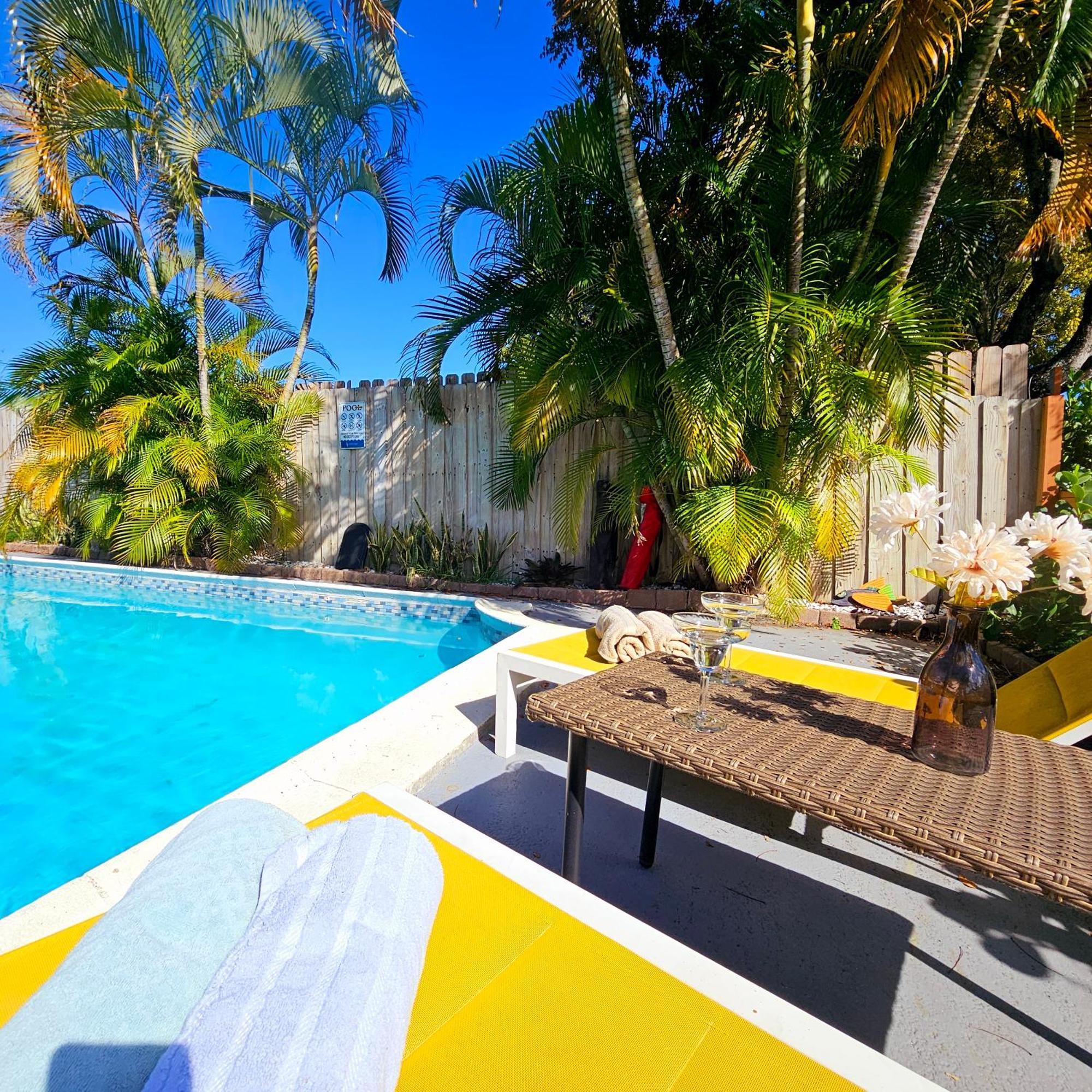 Equipped House W Pool & Patios, Near The Beaches, Prime Location- Ideal For Small Families, Coastal Haven ฟอร์ต ลอเดอร์เดล ภายนอก รูปภาพ