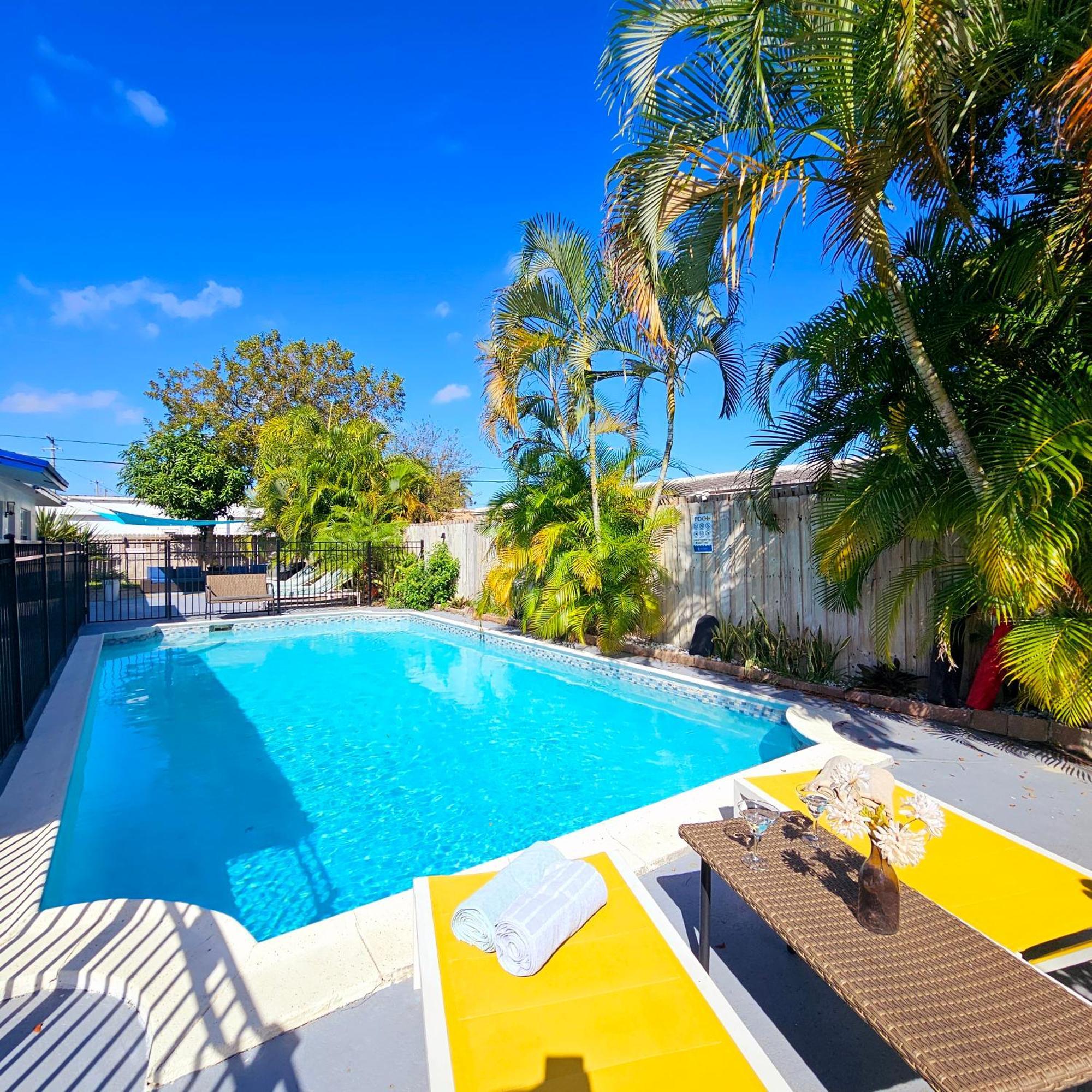Equipped House W Pool & Patios, Near The Beaches, Prime Location- Ideal For Small Families, Coastal Haven ฟอร์ต ลอเดอร์เดล ภายนอก รูปภาพ