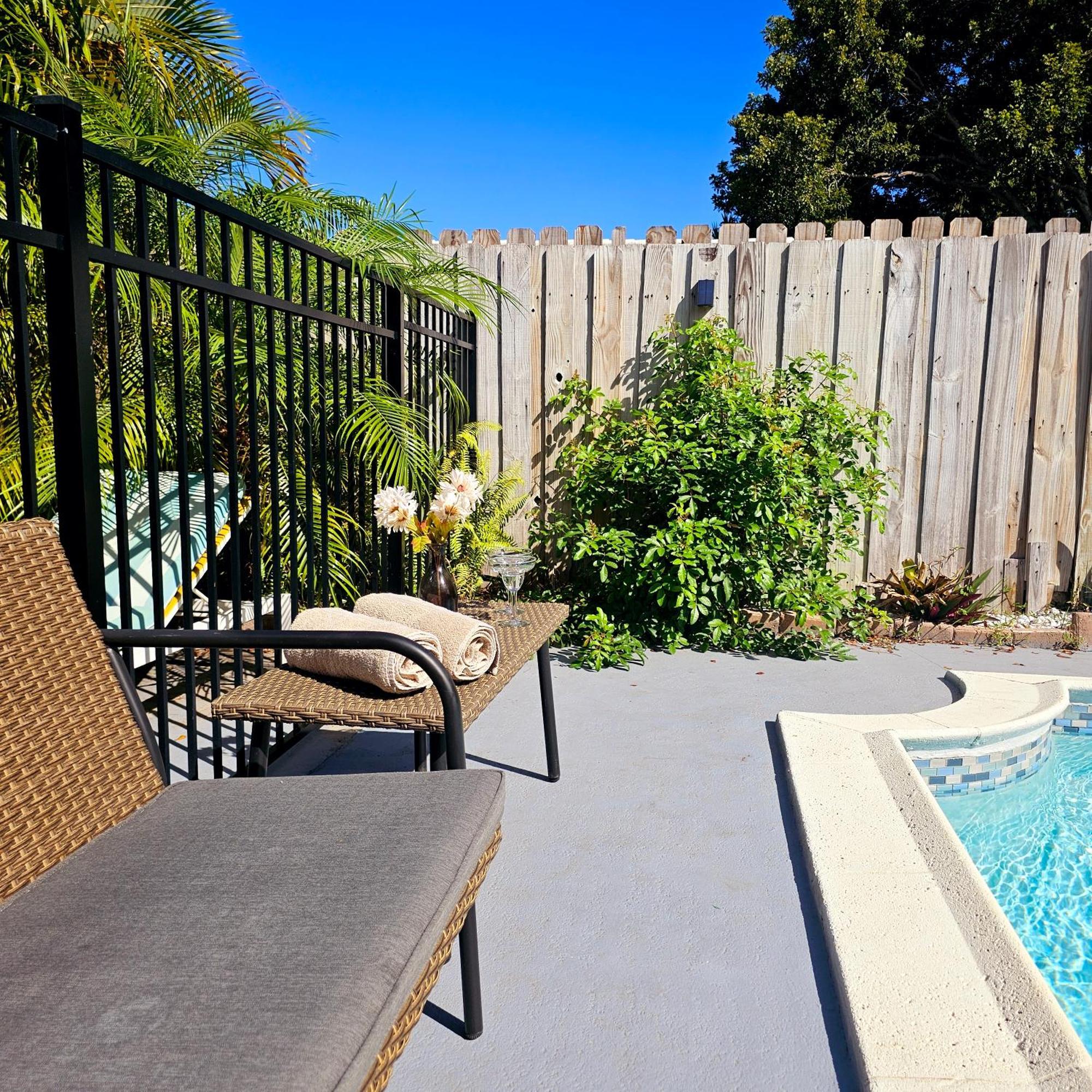 Equipped House W Pool & Patios, Near The Beaches, Prime Location- Ideal For Small Families, Coastal Haven ฟอร์ต ลอเดอร์เดล ภายนอก รูปภาพ